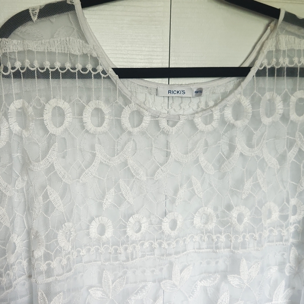 Ricki’s Sheer Lace Blouse | Etched Floral Pattern | Lightweight Chic | XXL - Picture 5 of 9